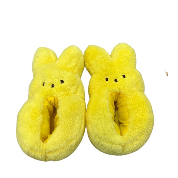 Other - NWT Yellow Peeps Kids Slippers Yellow‎ Boy Girl